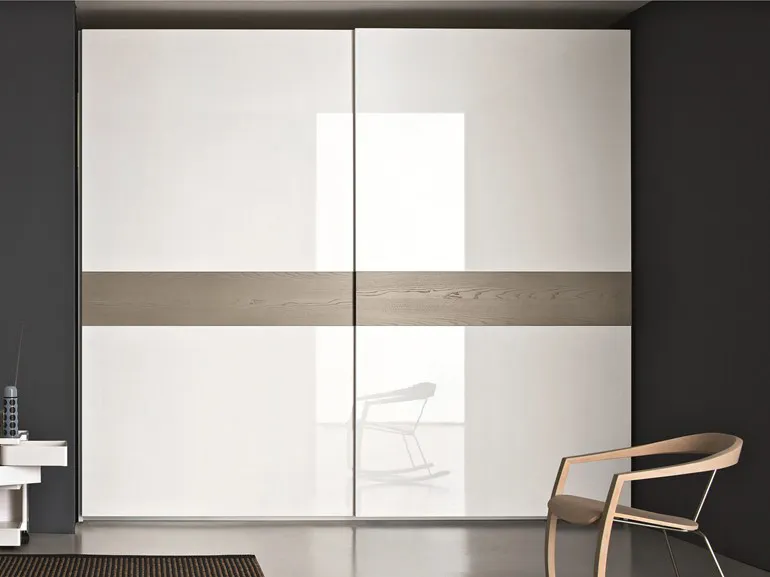 Беспрофильная дверь для шкафа-купе серии GLOSS Gintereo. Заказать, купить глянцевые двери для встроенного шкафа в Москве, СПБ